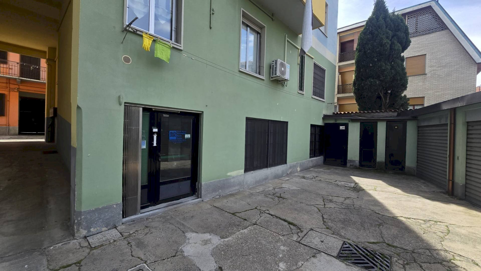 Foto 1 - Shop Via Francesco Rismondo
 
29, Milano - photo 1