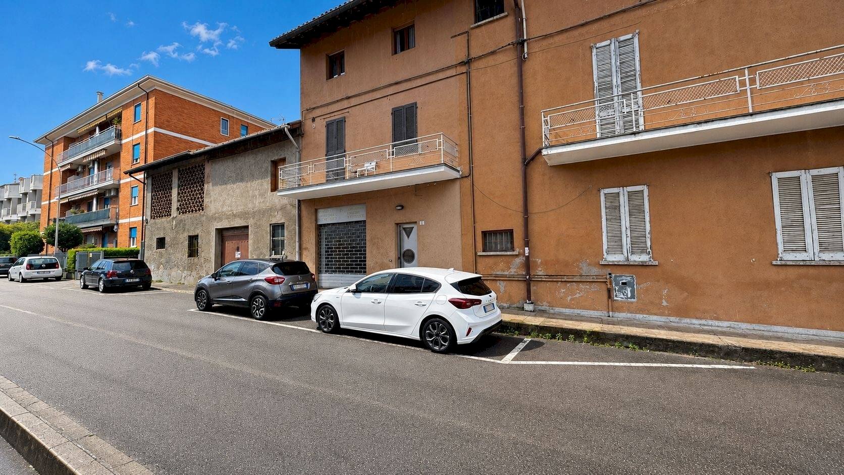 Foto 1 - Shop Via Brianza
 
2, Roncello - photo 1