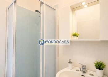 Bagno con doccia - Four-room apartment Viale Monzoni, Carrara - photo 23
