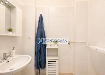 Bagno con doccia - Four-room apartment Viale Monzoni, Carrara - photo 24
