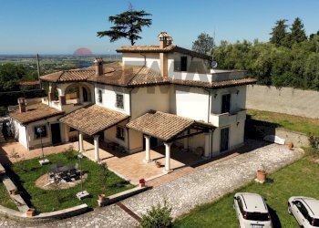 Casa all\'aperto - Villa VIA DELLA MERLUZZA
 
150, Roma - foto 3