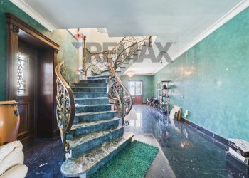 Scale - Villa VIA DELLA MERLUZZA
 
150, Roma - foto 4