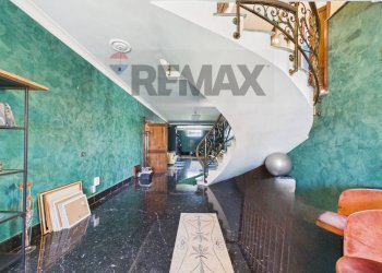 Ricezione / Lobby - Villa VIA DELLA MERLUZZA
 
150, Roma - foto 12