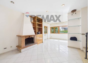 Soggiorno - Casa semi indipendente Via monte razzano
62, Campagnano di Roma - foto 3
