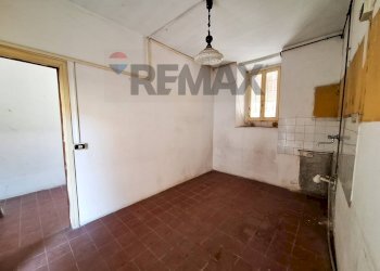 Stanza vuota - Bilocale Via Castelfidardo
 
13, Cairate - foto 7