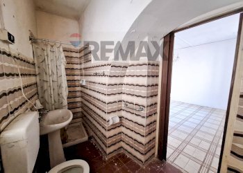 Bagno - Bilocale Via Castelfidardo
 
13, Cairate - foto 8