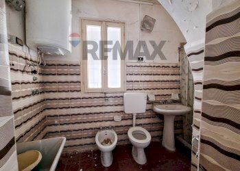 Bagno - Bilocale Via Castelfidardo
 
13, Cairate - foto 9