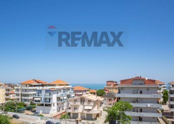 Edificio all\'aperto - Bilocale Via Nazionale Adriatica Sud
95, Francavilla al Mare - foto 2