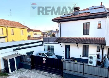 Casa all\'aperto - Semi-detached house via dei mille
 
12/18, Lacchiarella - photo 1