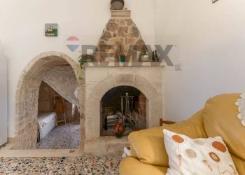 Soggiorno - Baita Strada Gianfelice 52/ Str. Monticelli
 
72, Martina Franca - foto 32