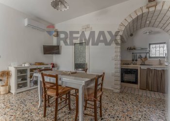 Sala da pranzo - Baita Strada Gianfelice 52/ Str. Monticelli
 
72, Martina Franca - foto 33