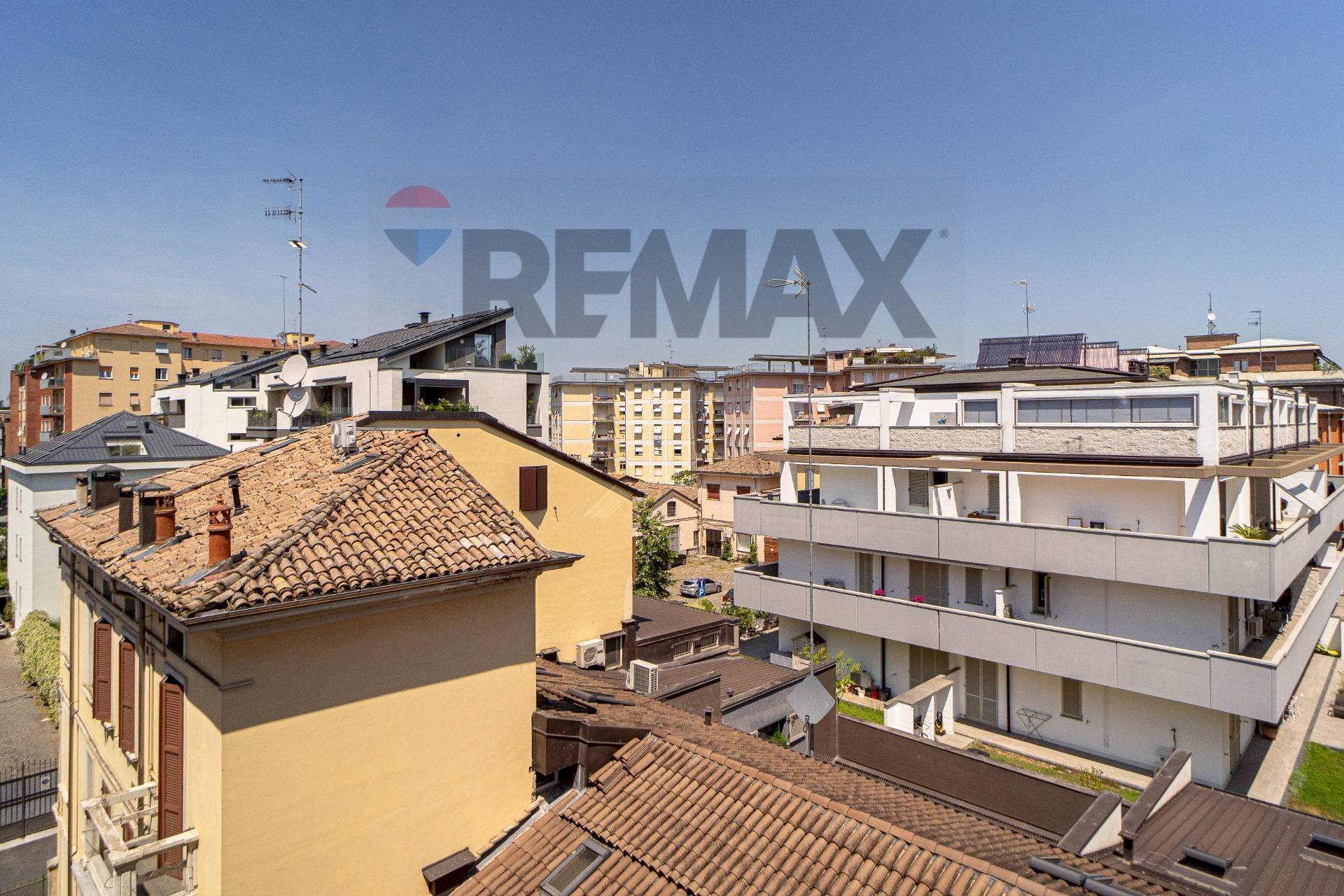 Edificio all\'aperto - Trilocale via emilia est
 
46, Parma - foto 3