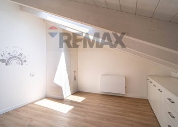 Stanza vuota - Trilocale via emilia est
 
46, Parma - foto 17