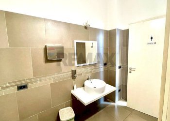 Bagno - Locale Commerciale Via Tucconi
 
8, Sassari - foto 18