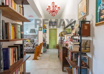 Hall / corridoio - Four-room apartment Via XX settembre
 
167, Alghero - photo 47