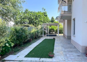 Foto 15 - Villa VIA GUIDO ZADEI, Desenzano del Garda - photo 15