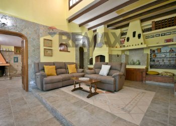 Soggiorno - Four-room apartment VIA DELLE AZALEE
 
22, Quartu Sant'Elena - photo 1