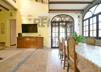 Sala da pranzo - Four-room apartment VIA DELLE AZALEE
 
22, Quartu Sant'Elena - photo 3