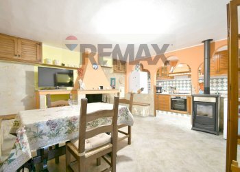 Sala da pranzo - Four-room apartment VIA DELLE AZALEE
 
22, Quartu Sant'Elena - photo 14