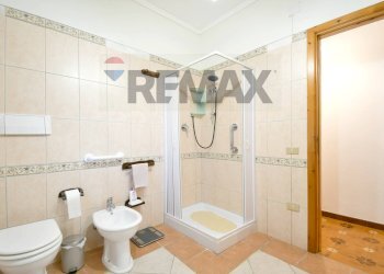Bagno - Four-room apartment VIA DELLE AZALEE
 
22, Quartu Sant'Elena - photo 17