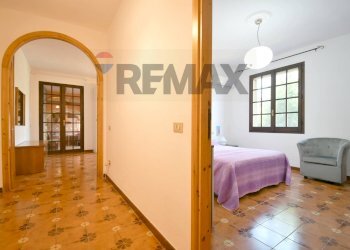 Hall / corridoio - Four-room apartment VIA DELLE AZALEE
 
22, Quartu Sant'Elena - photo 20