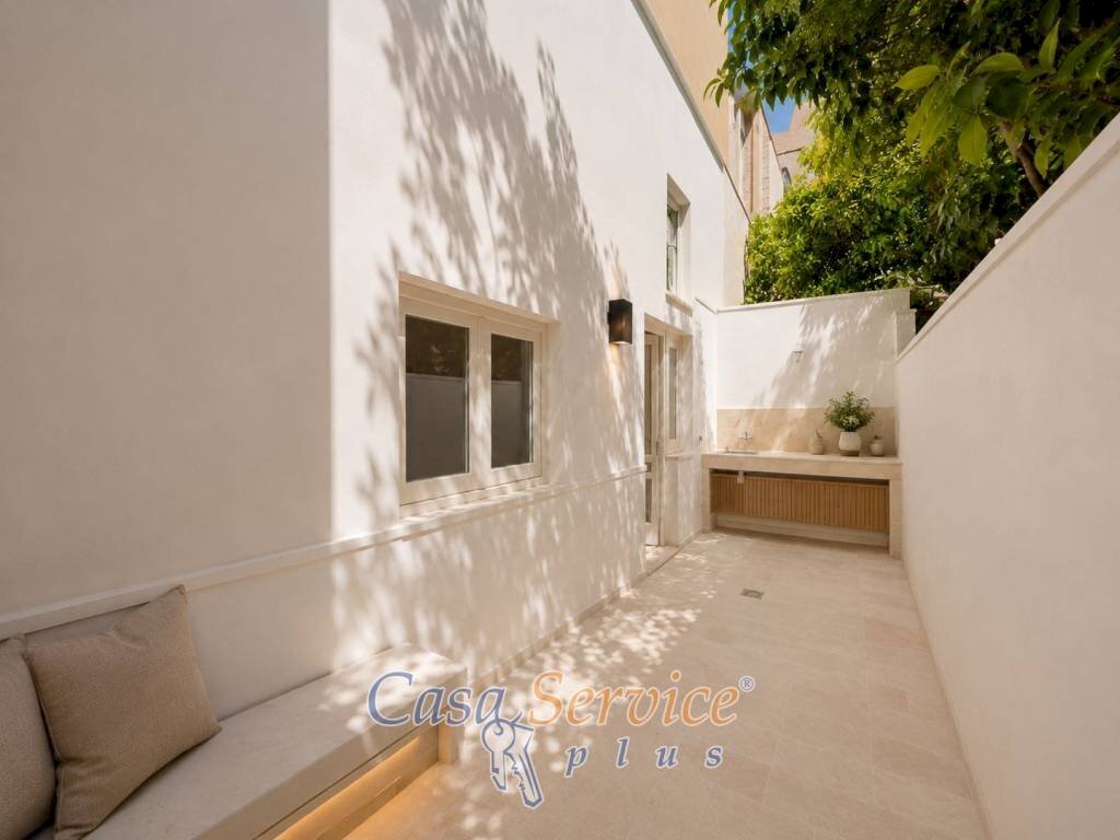 Cortile interno - Appartamento via Dante, Aradeo - foto 2