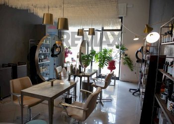 Sala da pranzo - Attività Commerciale Via Benacense
28, Brescia - foto 5