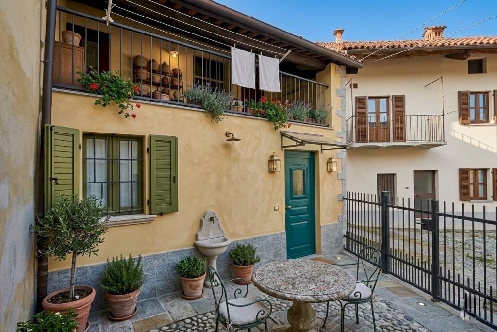 Facciata - Casa indipendente via 20 Settembre, 27, Villanova Mondovì - foto 2