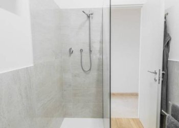 Bagno - Three-room apartment via Monte Nero, Genova (neighborhood Marassi) - photo 4