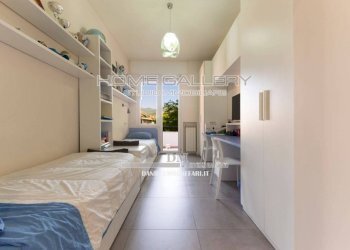 Camera da letto - Appartamento via Giuseppe Fasce, Genova (zona Albaro) - foto 17