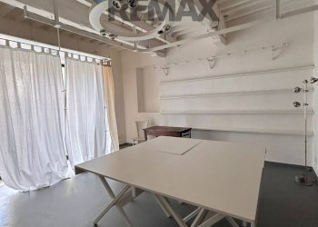 Sala da pranzo - Commercial Premises Piazza del Popolo
11, Castagneto Carducci - photo 2