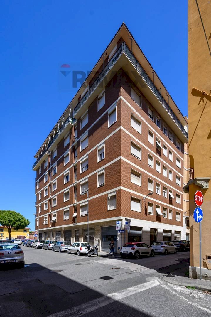 Edificio all\'aperto - Four-room apartment Viale degli Avvalorati
42, Livorno - photo 2