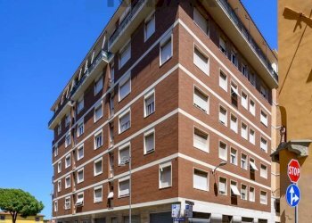 Edificio all\'aperto - Four-room apartment Viale degli Avvalorati
42, Livorno - photo 2