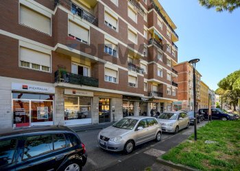 Edificio all\'aperto - Four-room apartment Viale degli Avvalorati
42, Livorno - photo 3