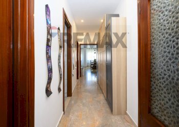 Hall / corridoio - Four-room apartment Viale degli Avvalorati
42, Livorno - photo 14