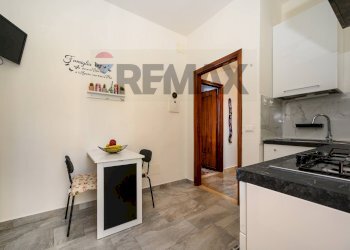 Cucina - Four-room apartment Viale degli Avvalorati
42, Livorno - photo 27