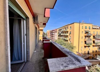 Balcone - Trilocale via Sampiero di Bastelica, Roma (zona Pigneto) - foto 2