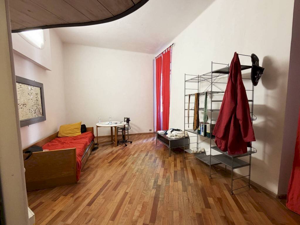 Ingresso - Bilocale via di San Bernardo, 8, Genova (zona Centro Storico) - foto 1