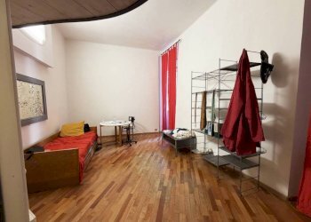 Ingresso - Bilocale via di San Bernardo, 8, Genova (zona Centro Storico) - foto 1