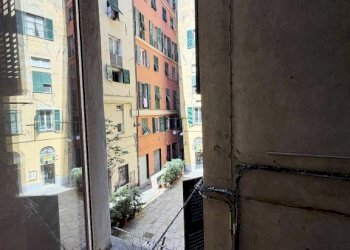 Vista - Bilocale via di San Bernardo, 8, Genova (zona Centro Storico) - foto 4