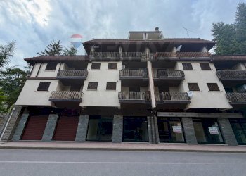 Edificio all\'aperto - Commercial Premises VIA DEL TURISMO
 
69, Spezzano della Sila - photo 8