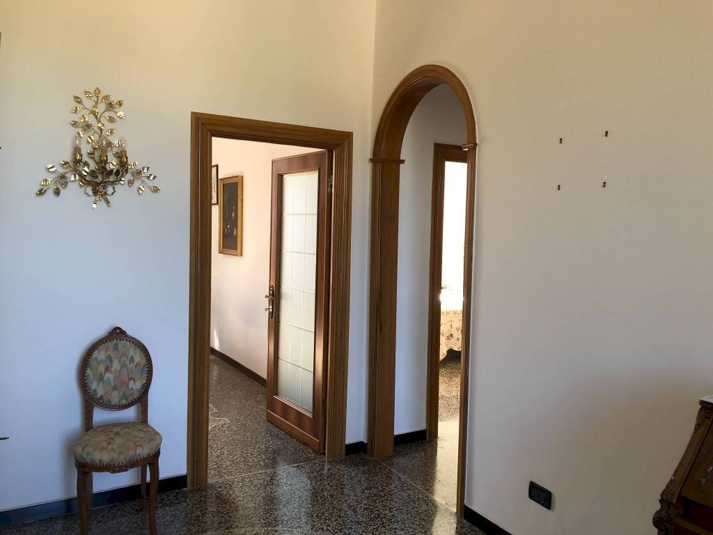 Corridoio - Three-room apartment via Achille Papa, 1, Genova (neighborhood Oregina) - photo 3