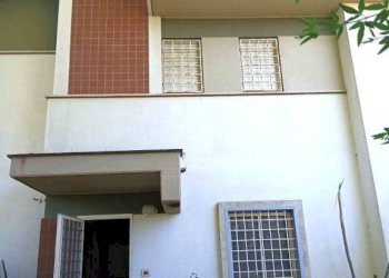 Facciata - Villa via degli Olmi, 2, Anzio - foto 2