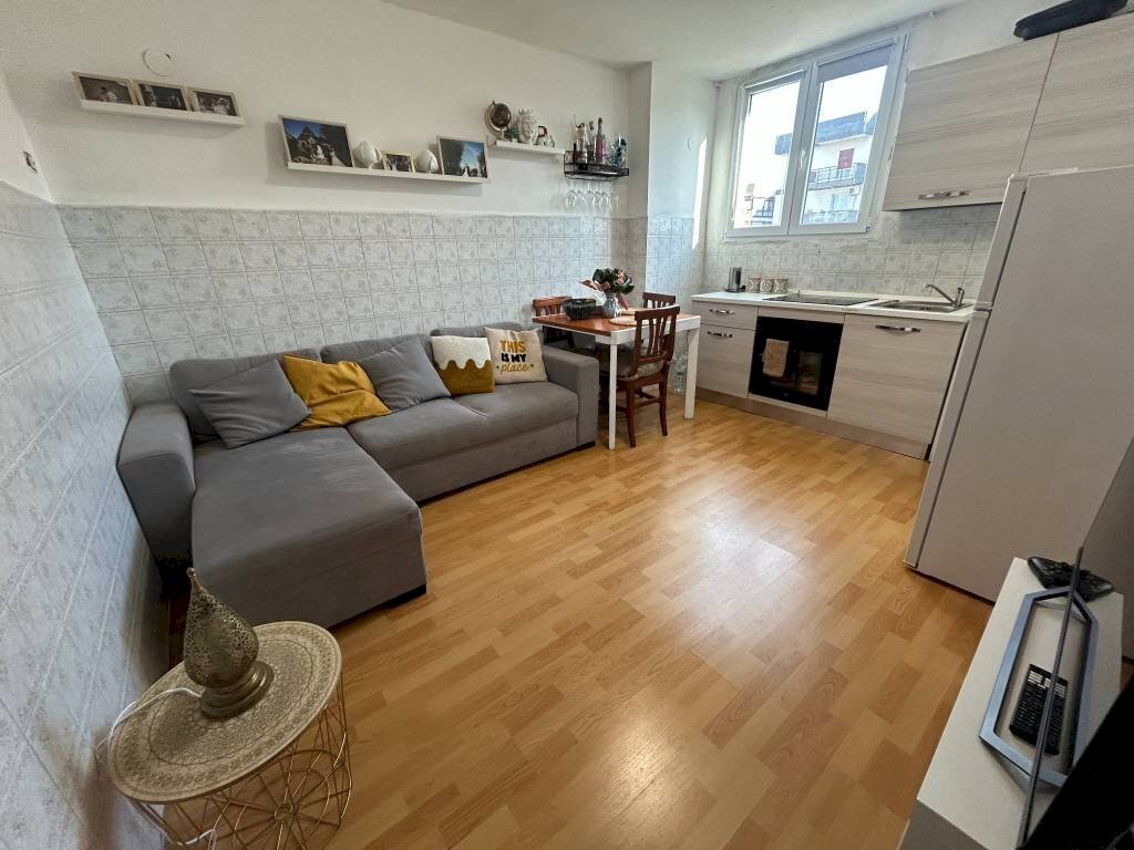 Salone - Two-room apartment via Gaetano Briganti, 26, Bari (neighborhood Carbonara di Bari) - photo 1