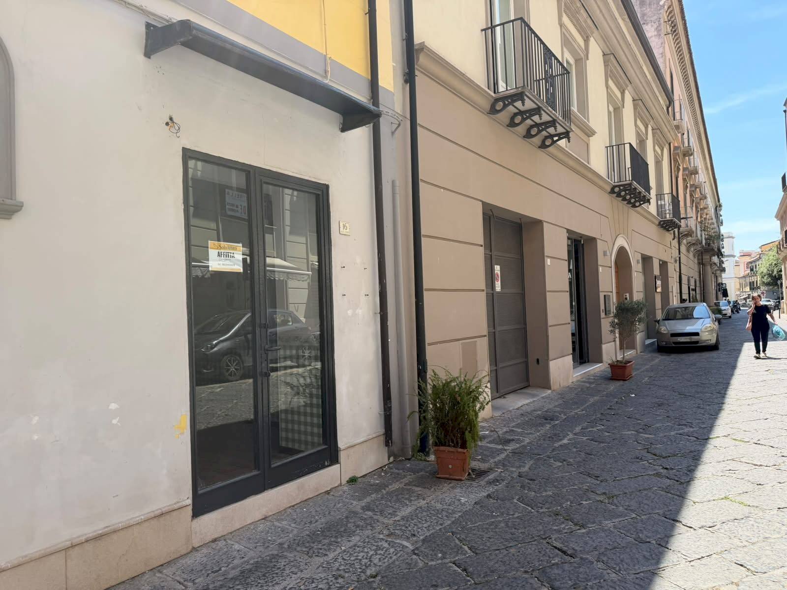 Foto 1 - Shop Via Leonetti
 
16, Caserta - photo 1