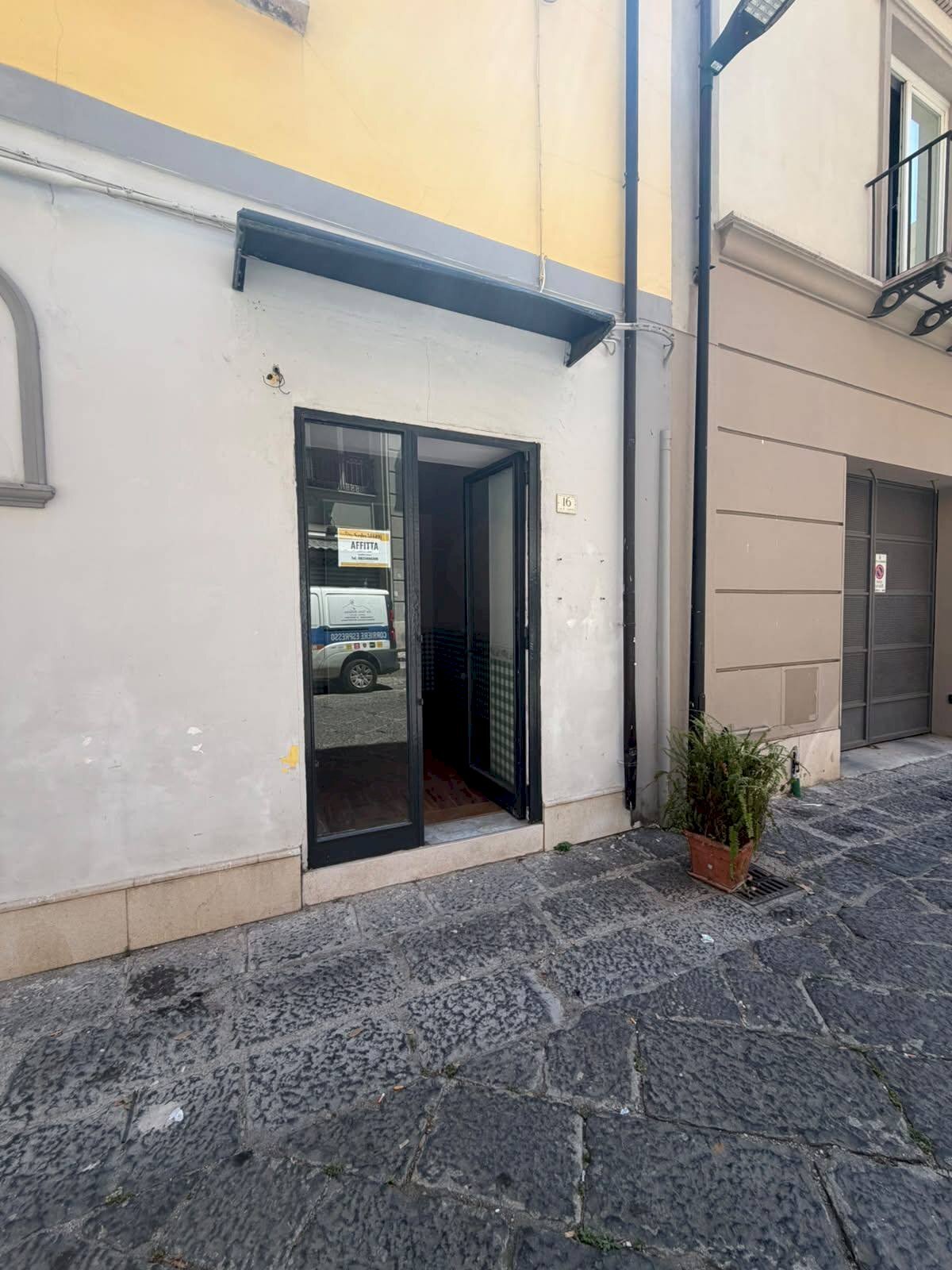 Foto 2 - Shop Via Leonetti
16, Caserta - photo 2