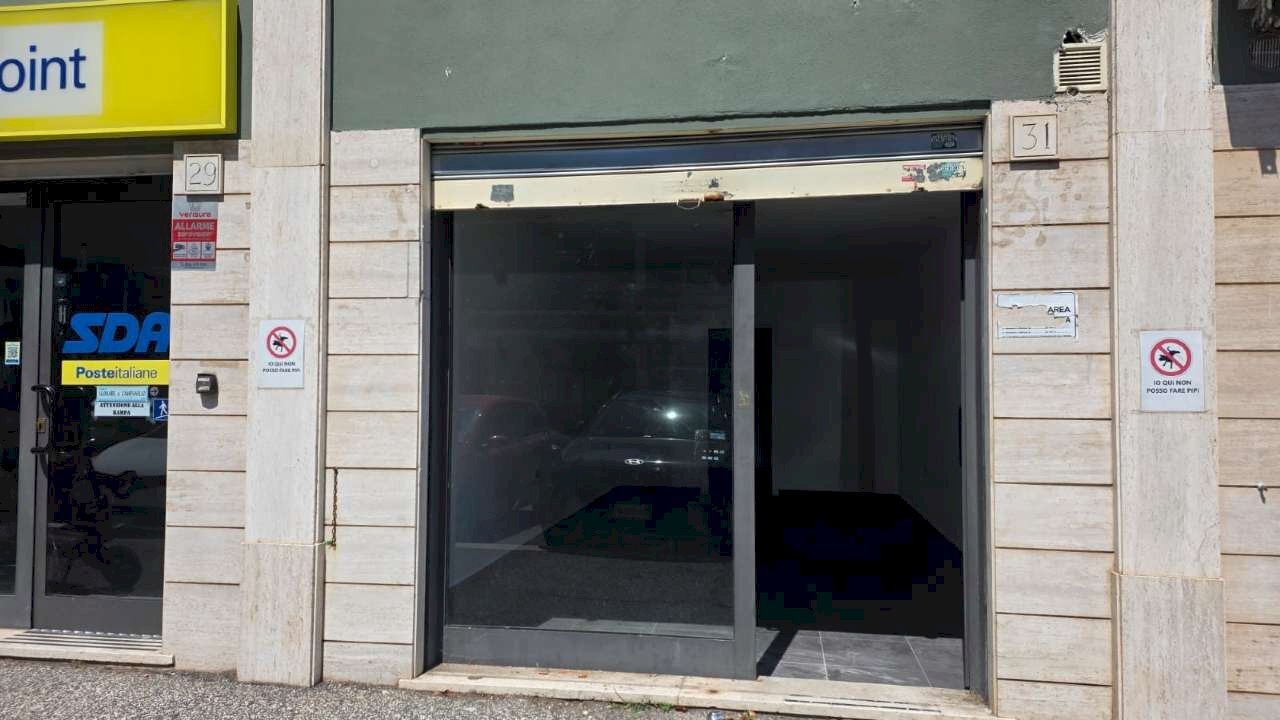 whatsapp image 2026-05-27 at 14.58.55 (1) - Locale Commerciale via Gaetano Trezza, Roma - foto 1