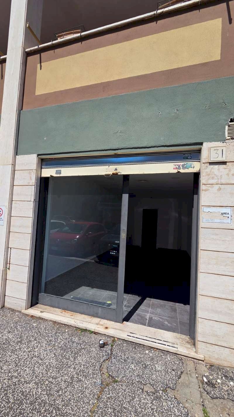 whatsapp image 2026-05-27 at 14.58.55 (10) - Locale Commerciale via Gaetano Trezza, Roma - foto 2