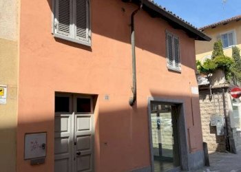 Facciata - Casa indipendente via Guglielmo Baldessano, 12, Carmagnola - foto 3