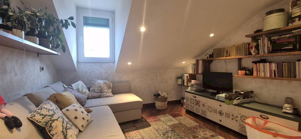 Soggiorno - Attic via Canevari, 19, Genova (neighborhood Marassi) - photo 2
